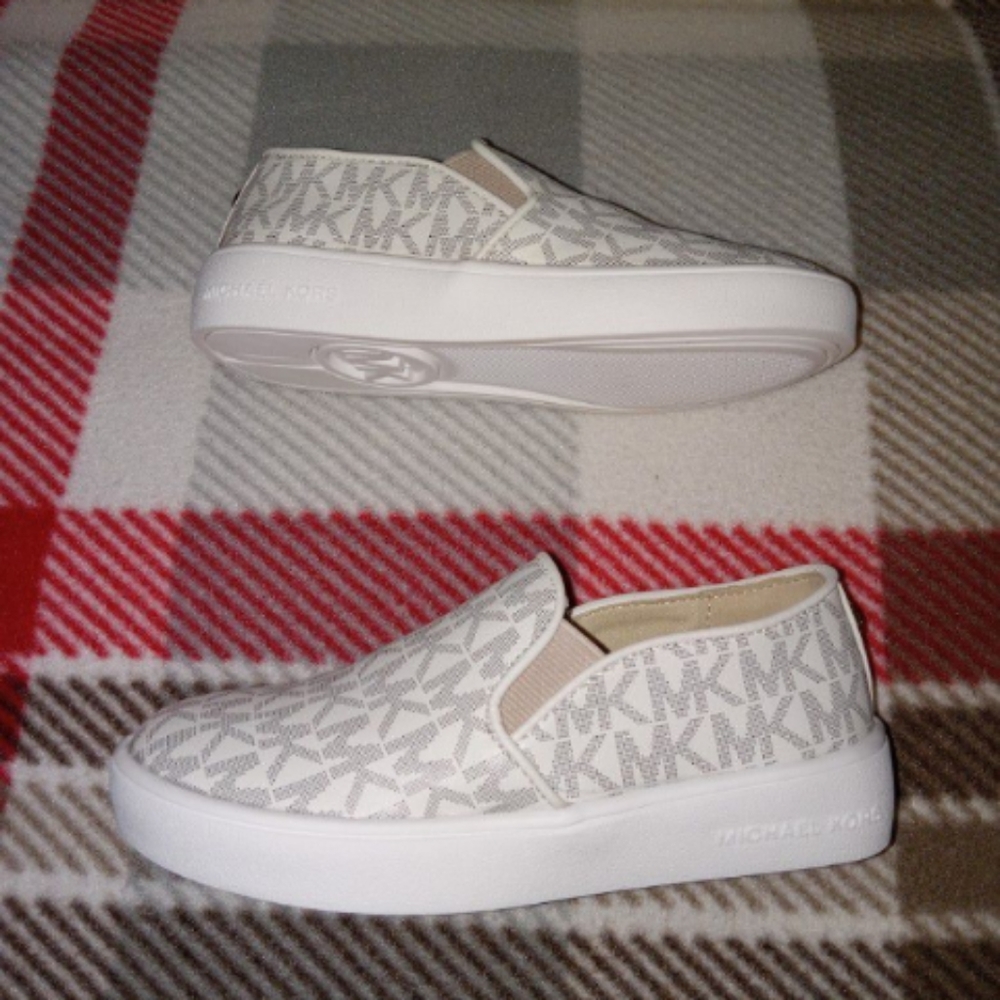 MK Kids Canvas Slip On Shoes - Picture 4 of 8